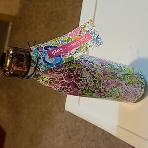 Lilly Pulitzer  Limited Edition S'well Bottle 17 oz